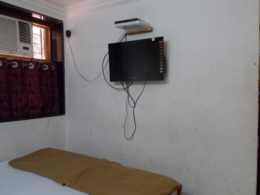 Hotel Happyland Mumbai Ruang foto