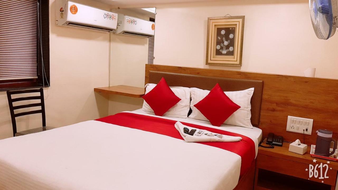 Hotel Happyland Mumbai Bagian luar foto