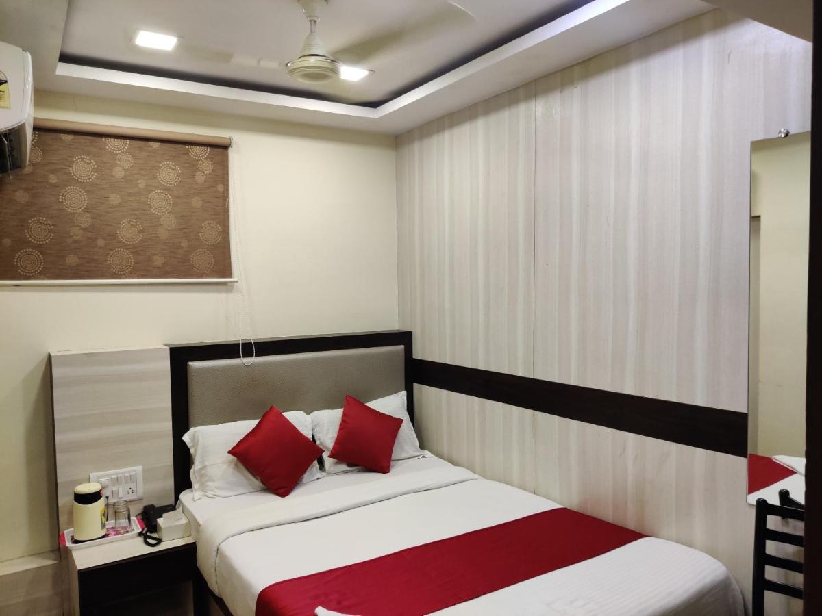 Hotel Happyland Mumbai Bagian luar foto
