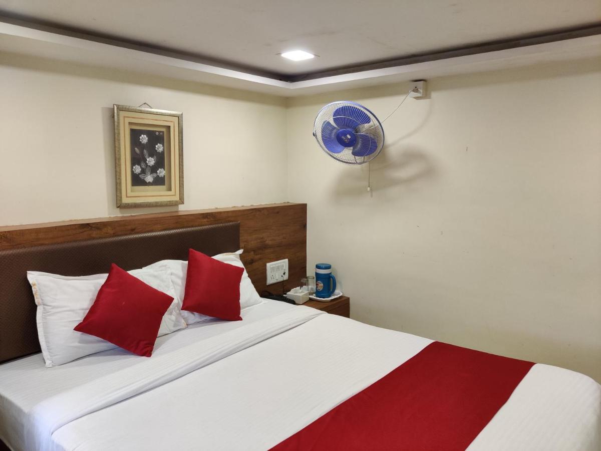 Hotel Happyland Mumbai Bagian luar foto