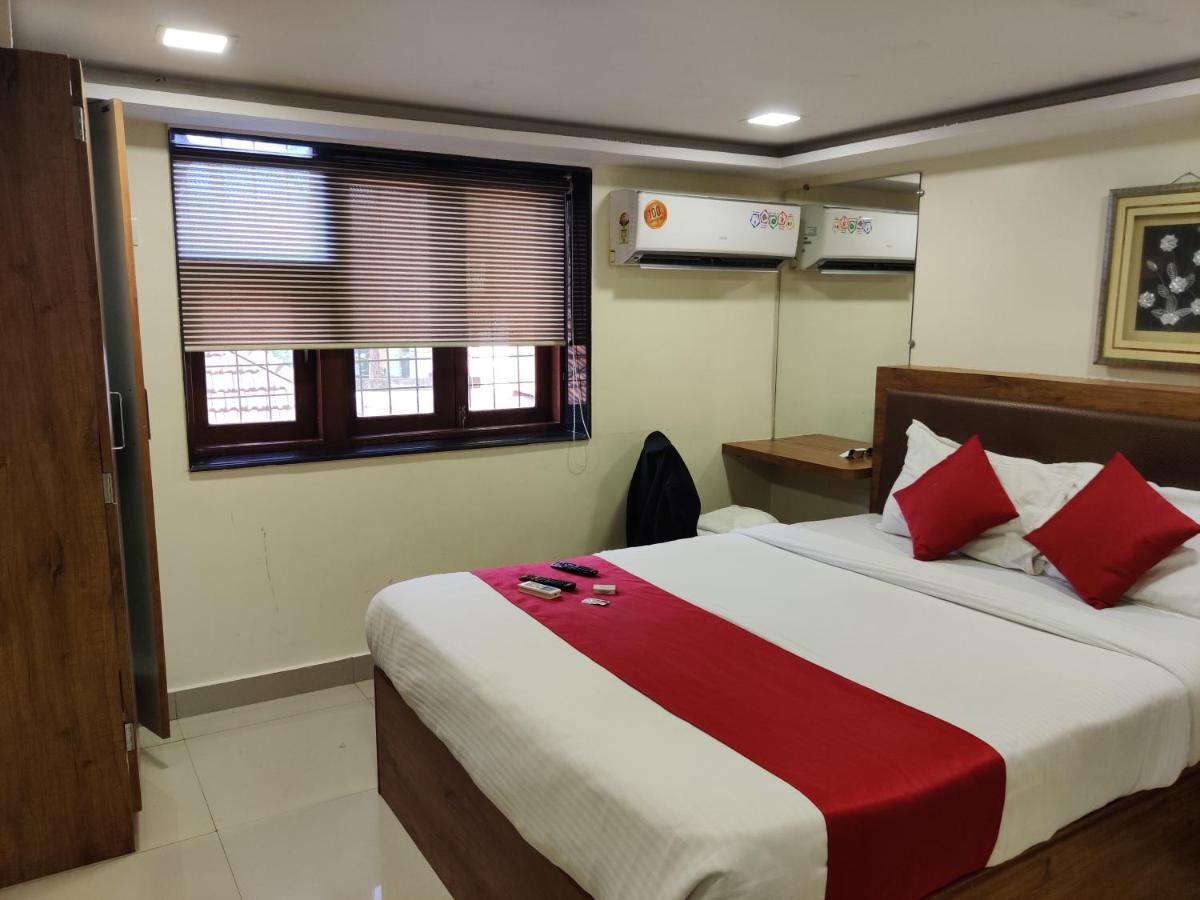 Hotel Happyland Mumbai Bagian luar foto