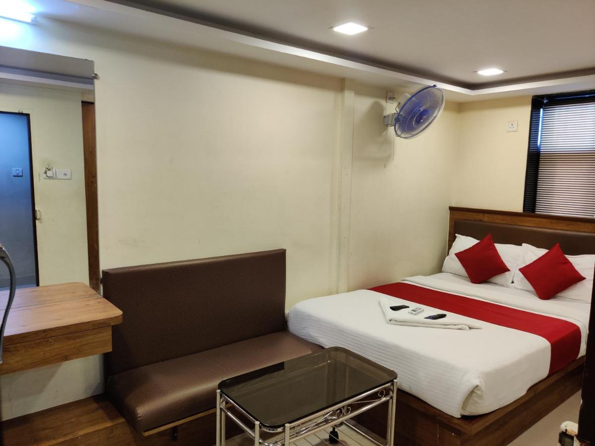 Hotel Happyland Mumbai Bagian luar foto